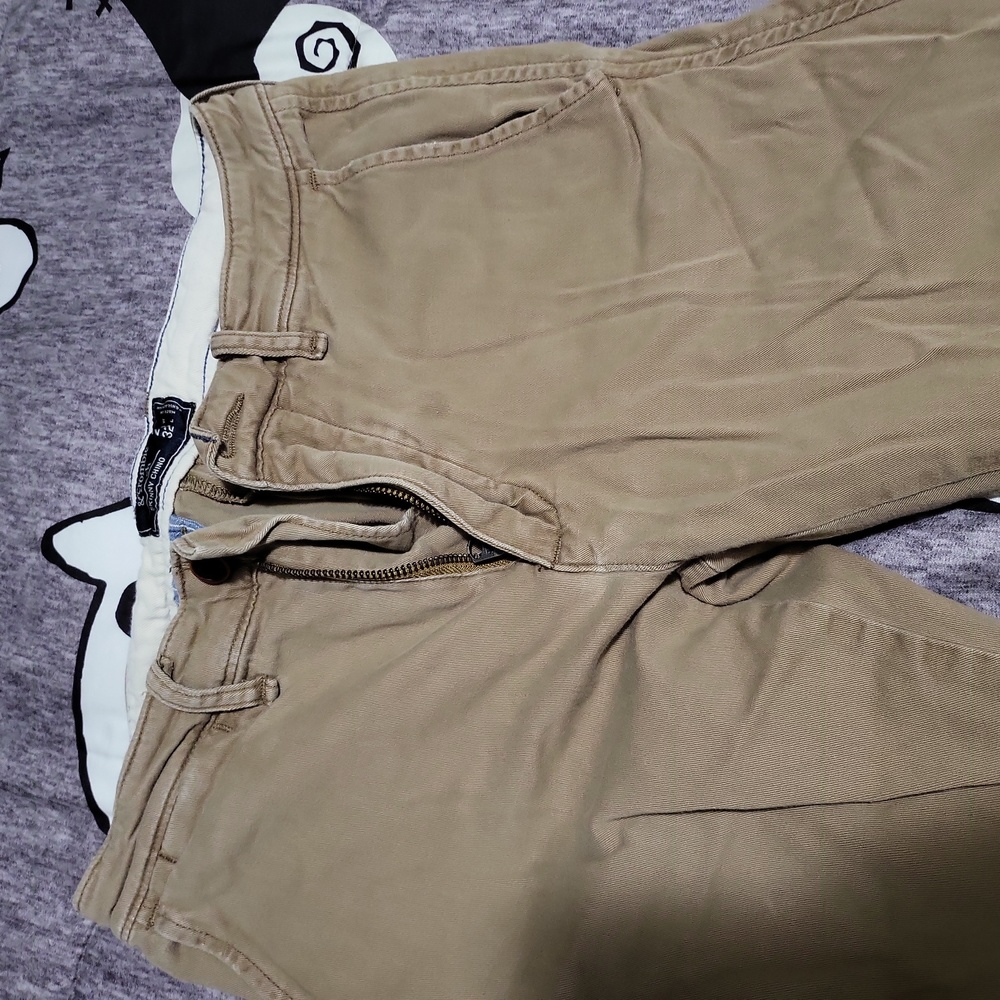 TAN CHINOS